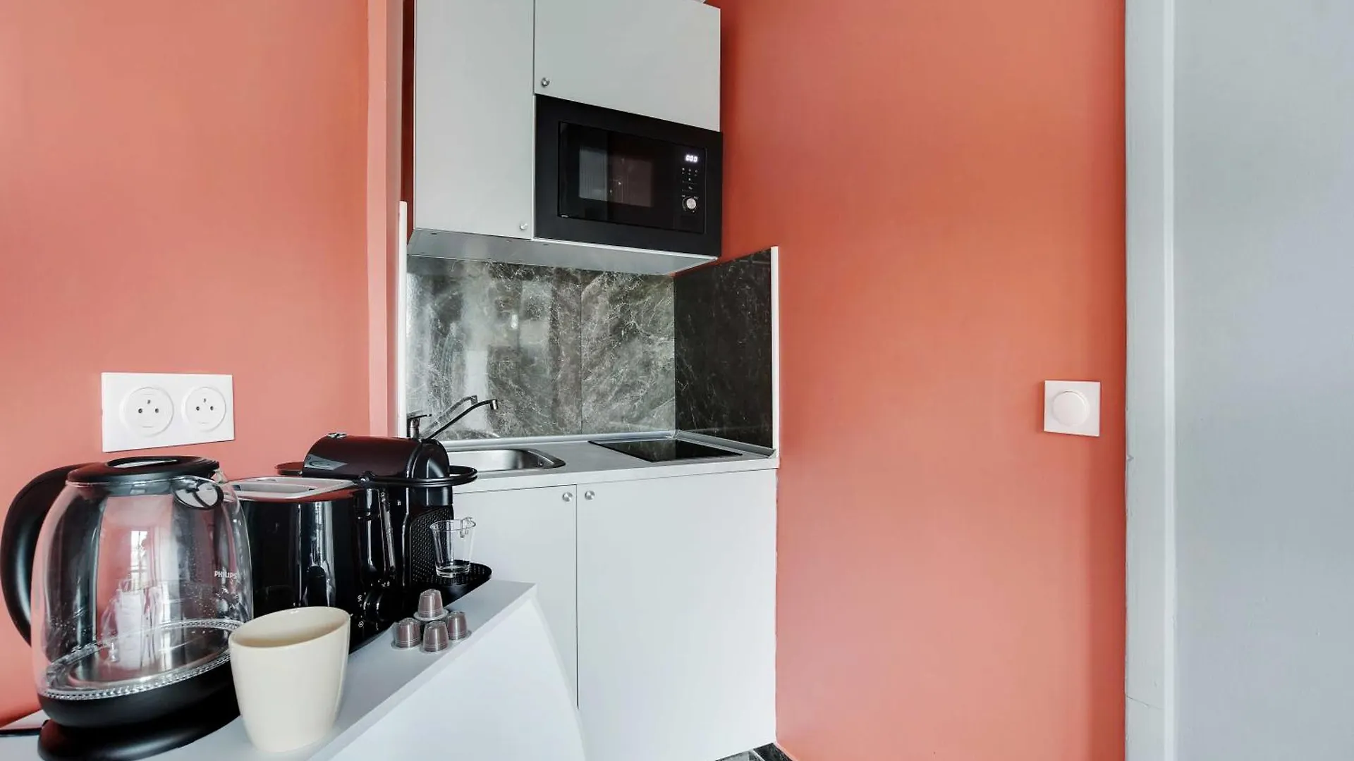 Apartmán Light-Filled Suite Near Gare De L'Est Paříž